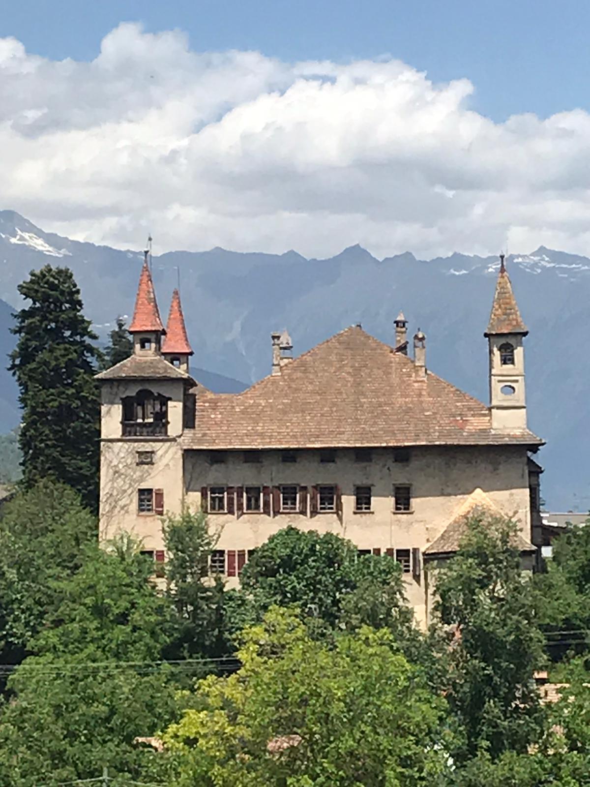 Schloss_Suedtirol.JPG